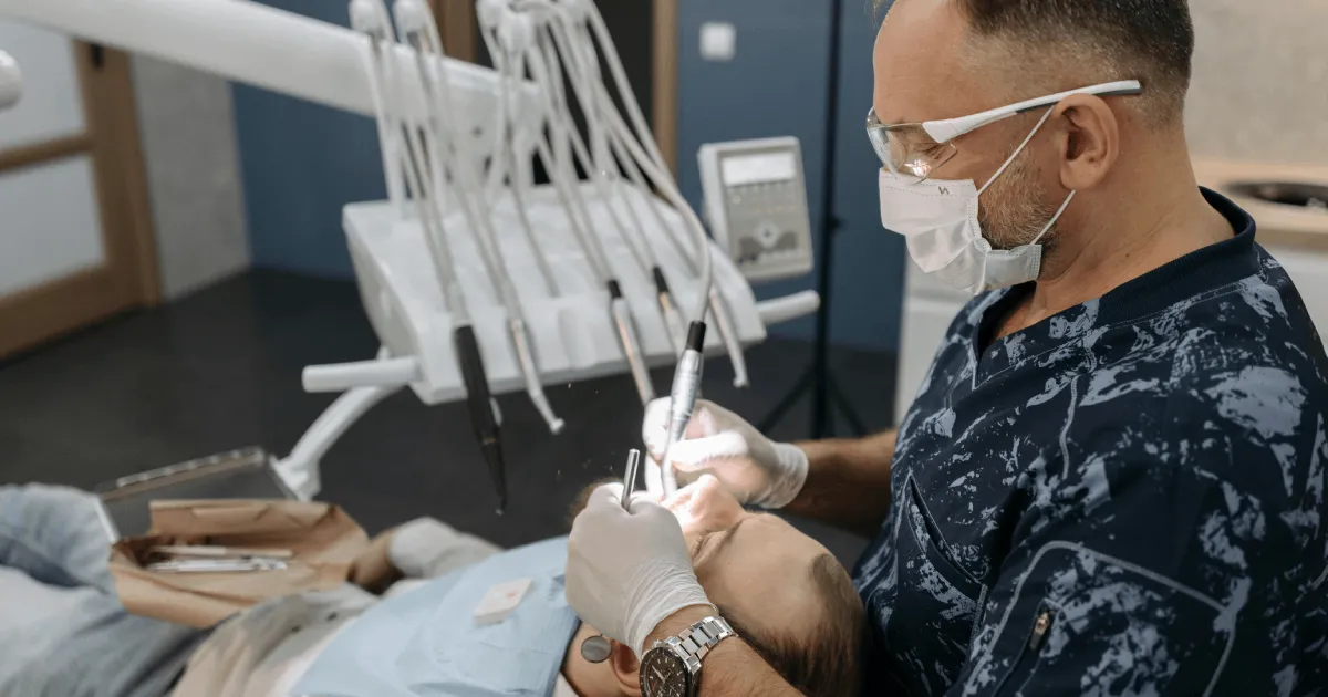 Uuring: tubaka- ja nikotiinitoode kasutamise mõju parandatud hammastele